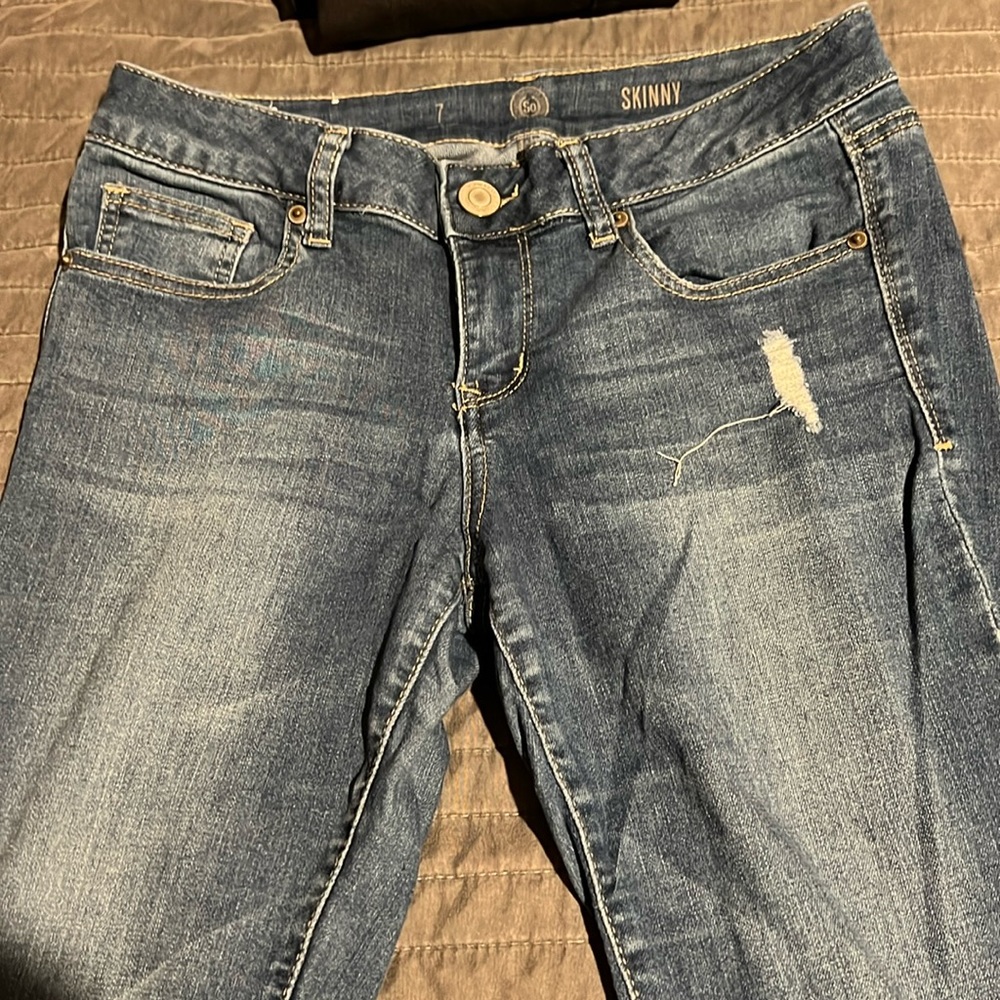 Junior Skinny blue jeans. Size 7.